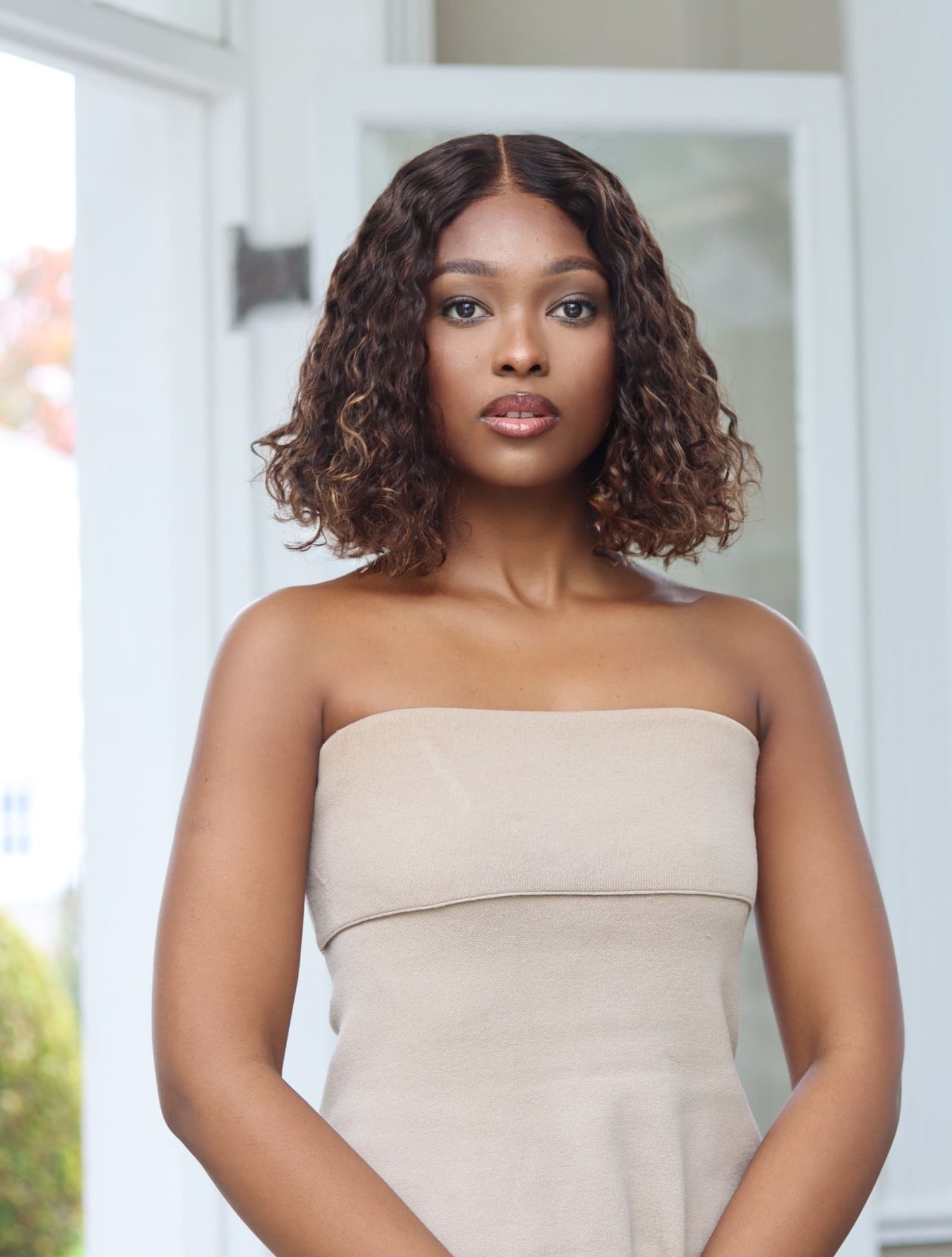 HD Peruvian 2x6 Lace Wig Swifty Bob Col 230 10 Inch