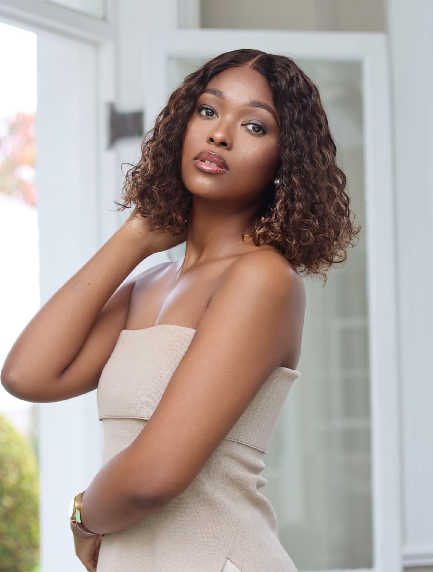 HD Peruvian 2x6 Lace Wig Swifty Bob Col 230 10 Inch