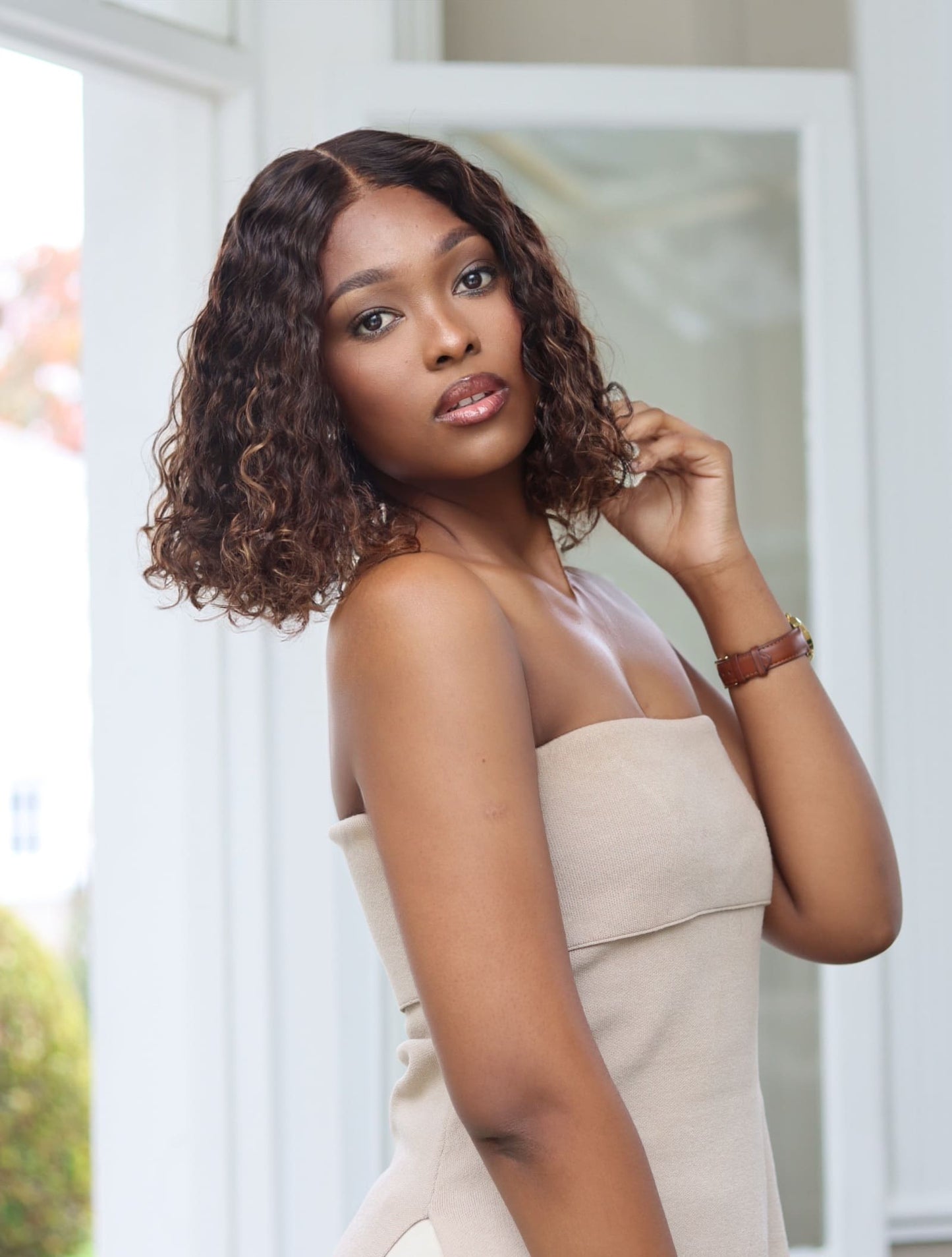 HD Peruvian 2x6 Lace Wig Swifty Bob Col 230 10 Inch